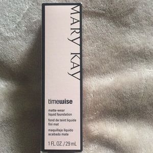 Mary Kay matte wear foundation in beige 3